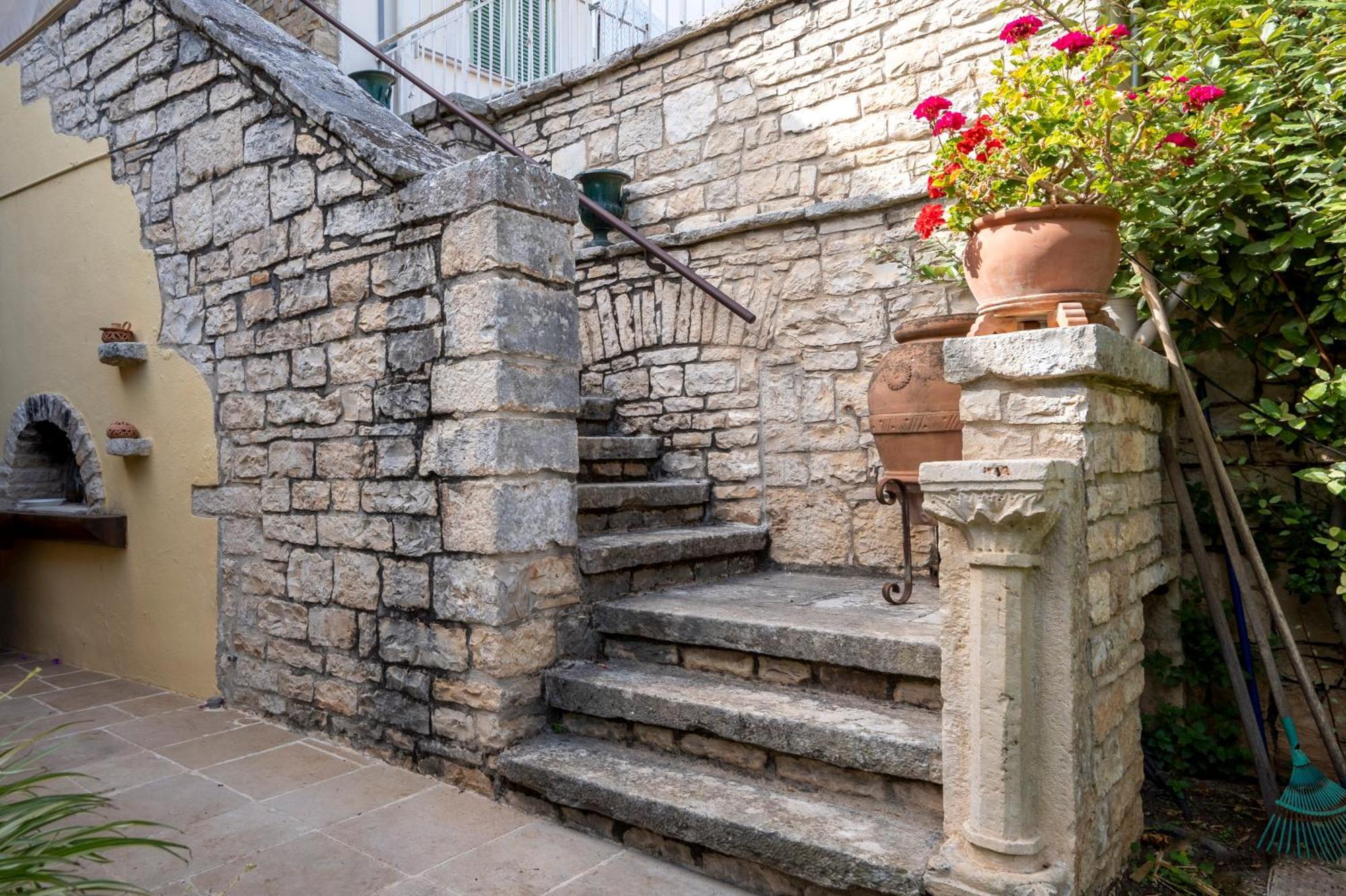 Domus Templaris Bed and Breakfast Terlizzi Buitenkant foto